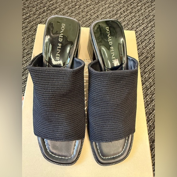 New Donald Pliner Haze Sandals - Picture 4 of 7